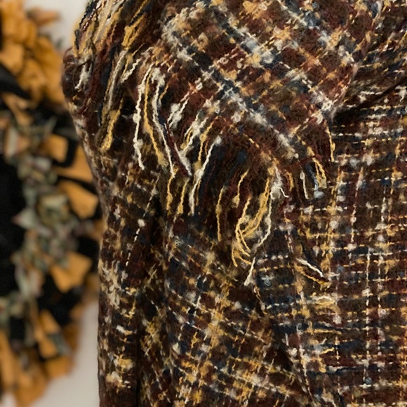 Oversized wool cape/wrap perfect for fall/winter - Picture 14 of 16